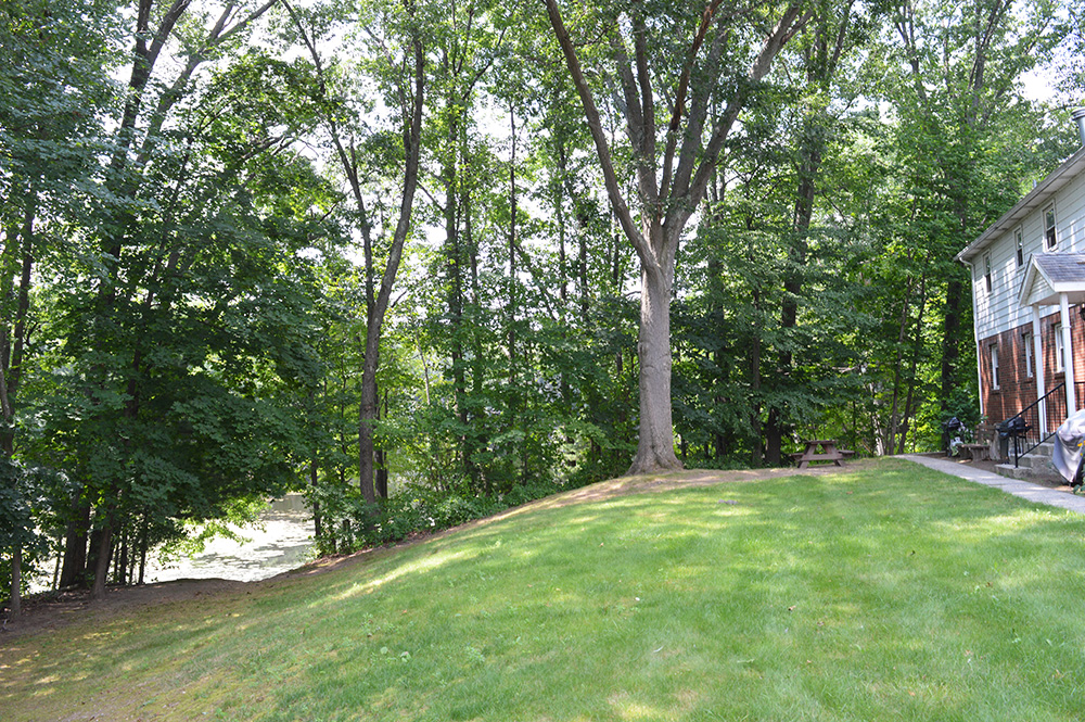 Summer at Pleasant View Apartments in Easthampton, MA